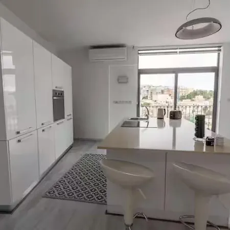 Seafront Penthouse Paradise Views Of Balluta Bay Apartment *