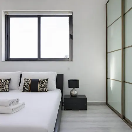 Seafront Penthouse Paradise Views Of Balluta Bay Apartamento *