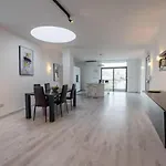 Seafront Penthouse Paradise Views Of Balluta Bay Appartamento *