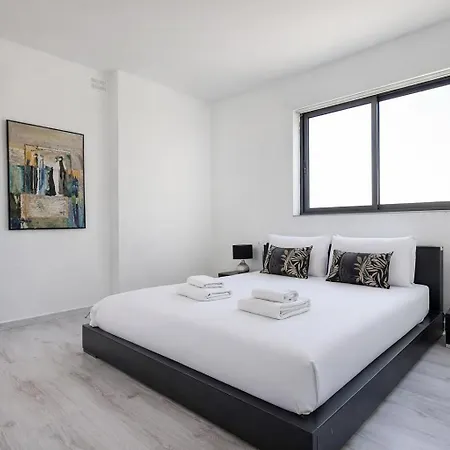 Seafront Penthouse Paradise Views Of Balluta Bay San Ġiljan
