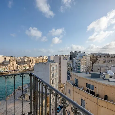 Seafront Penthouse Paradise Views Of Balluta Bay San Ġiljan