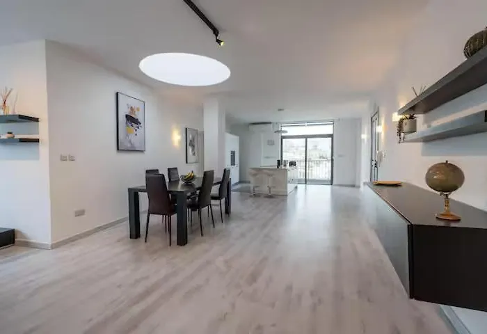 Seafront Penthouse Paradise Views Of Balluta Bay Apartamento *