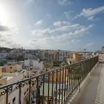 Seafront Penthouse Paradise Views Of Balluta Bay Appartement San Ġiljan