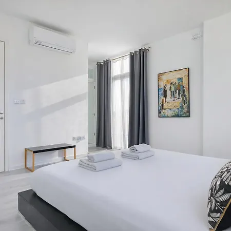 Seafront Penthouse Paradise Views Of Balluta Bay Lägenhet St. Julian's