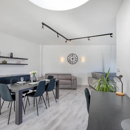 Seafront Penthouse Paradise Views Of Balluta Bay San Ġiljan