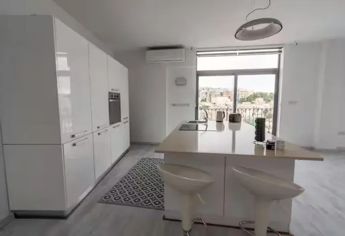 Seafront Penthouse Paradise Views Of Balluta Bay Apartment *